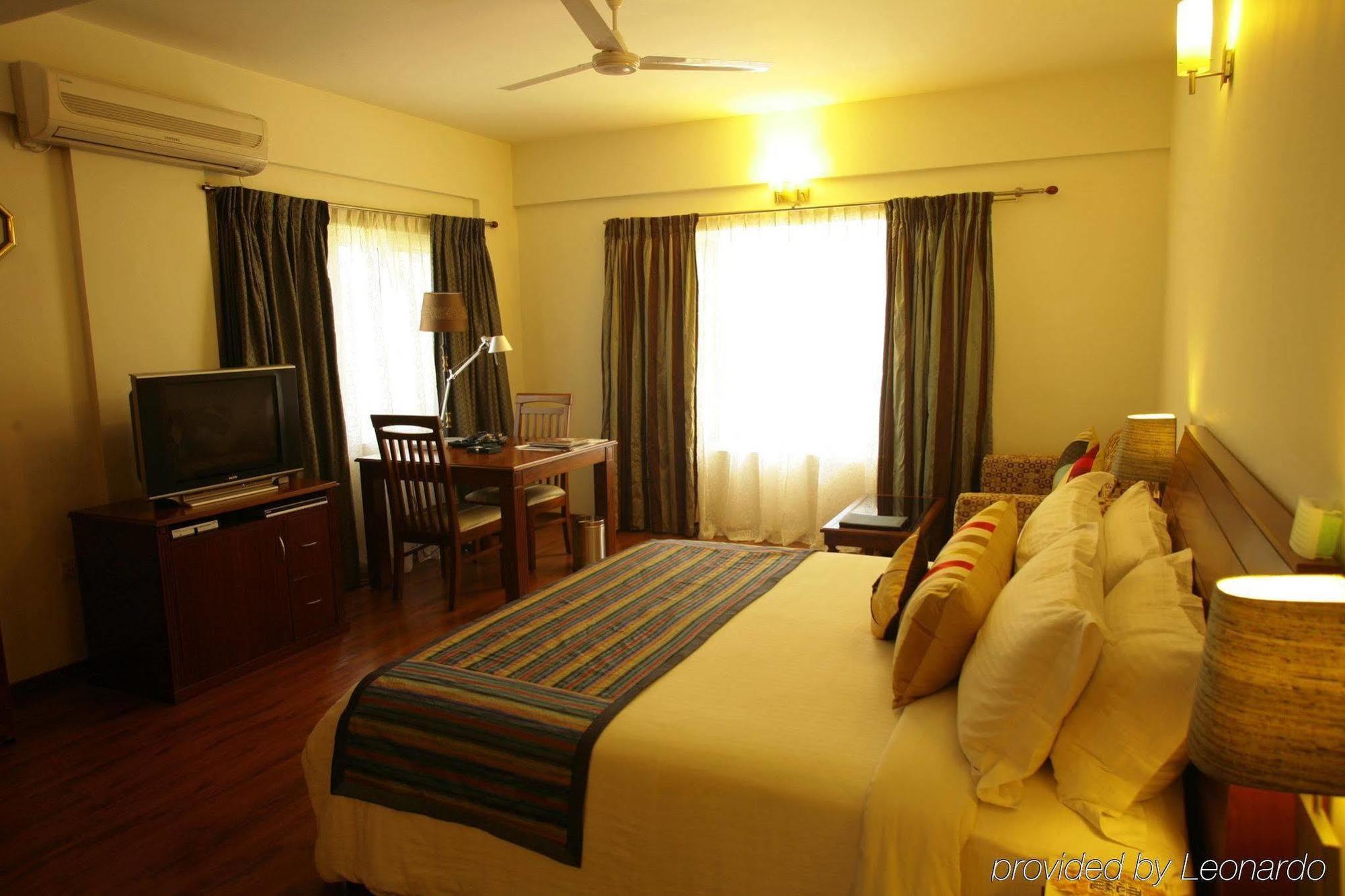 Hotel Justa Off Mg Road Bengaluru Pokój zdjęcie
