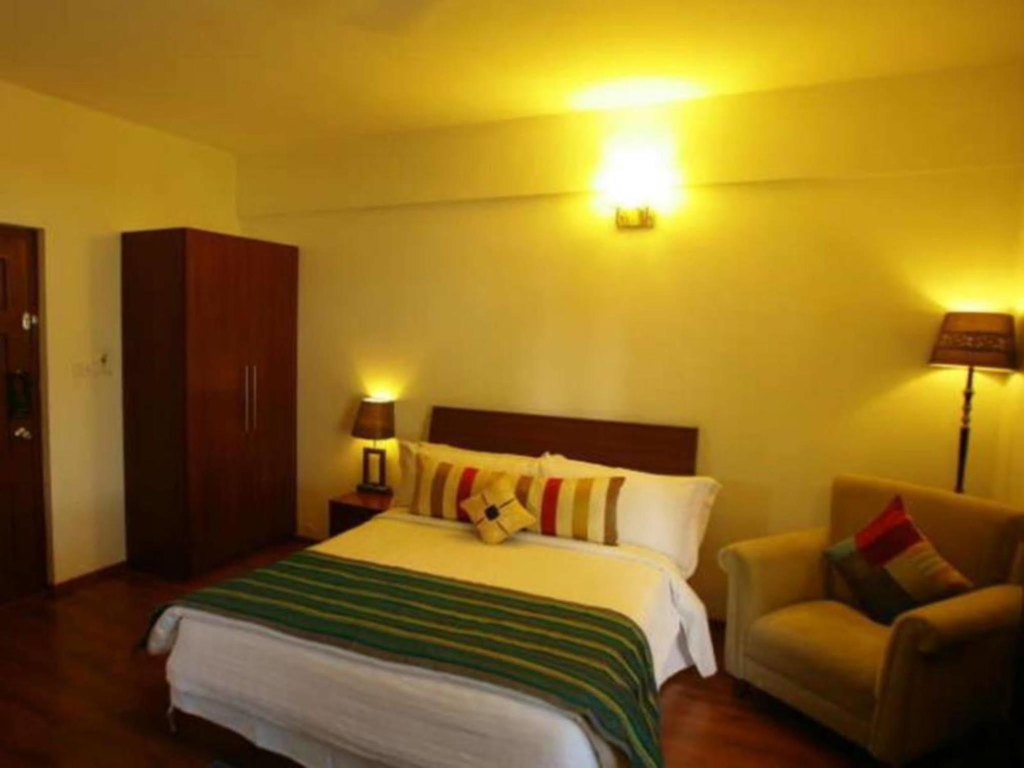 Hotel Justa Off Mg Road Bengaluru Zewnętrze zdjęcie